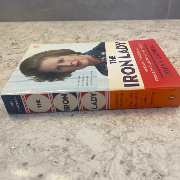 Paperback book - The Iron‎ Lady - Picture 4 of 6